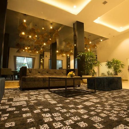 Herman International Hotel Phnom Penh Exterior foto