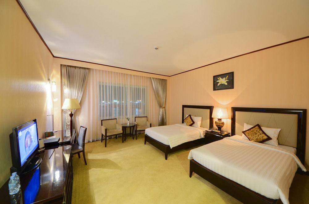 Herman International Hotel Phnom Penh Exterior foto