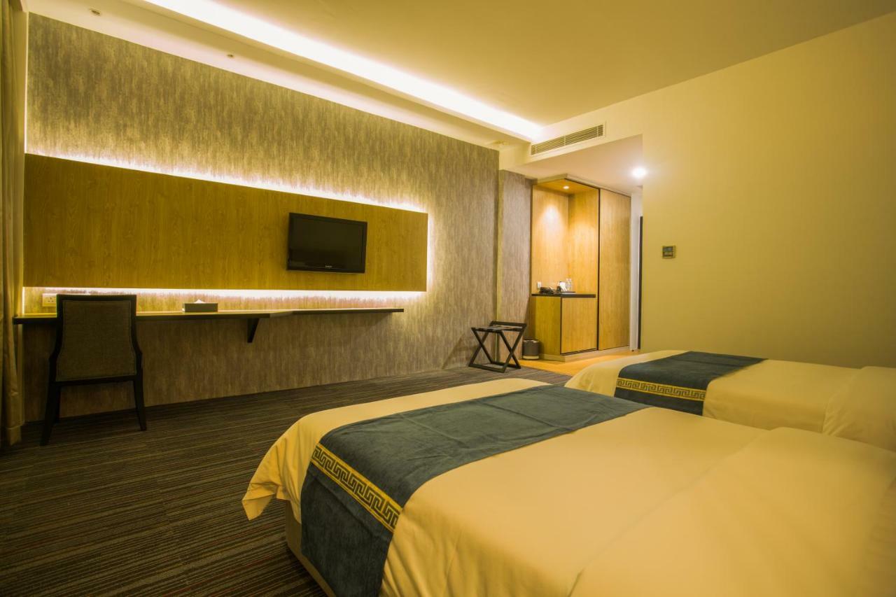 Herman International Hotel Phnom Penh Exterior foto