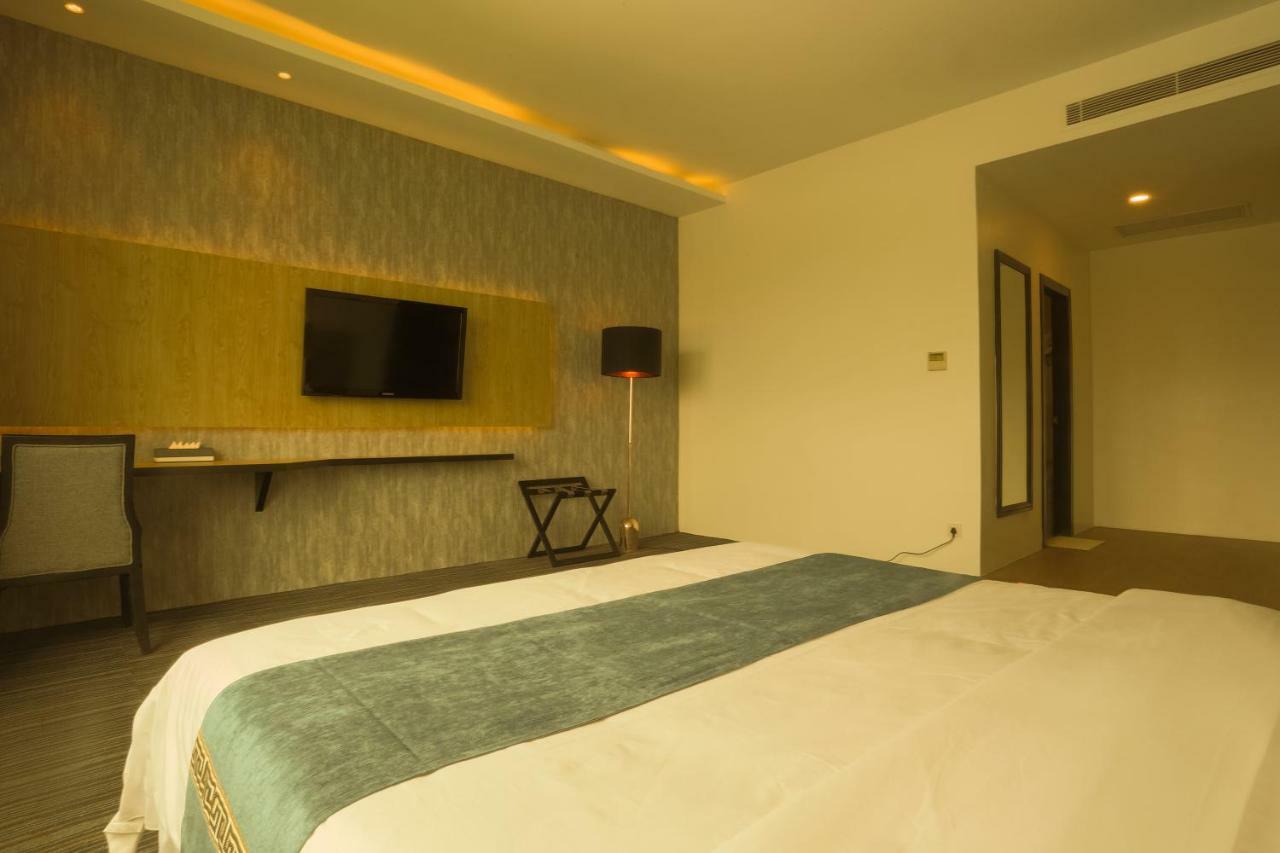 Herman International Hotel Phnom Penh Exterior foto