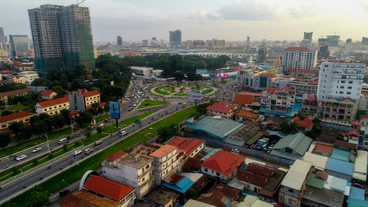 Herman International Hotel Phnom Penh Exterior foto