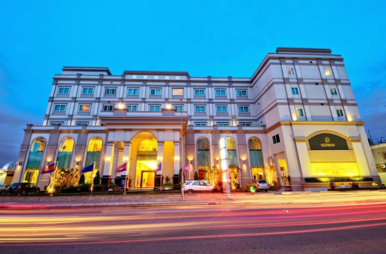Herman International Hotel Phnom Penh Exterior foto