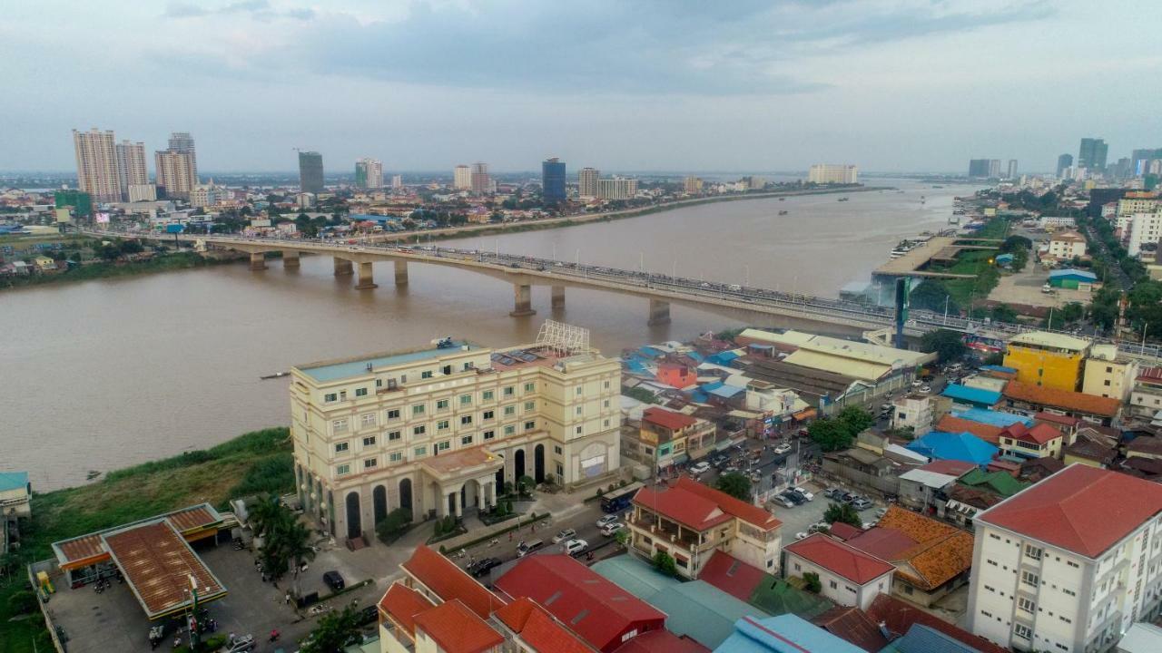 Herman International Hotel Phnom Penh Exterior foto